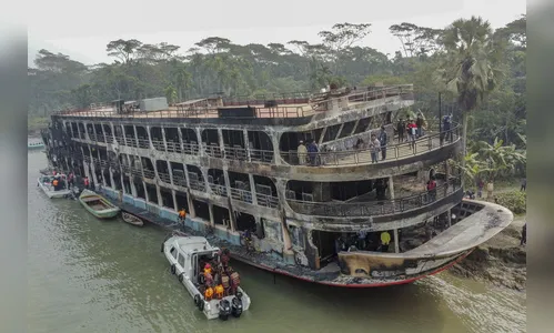 Incêndio em navio deixa 38 mortos em Bangladesh