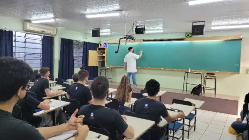 Inflação pressiona mensalidades das escolas em 2022