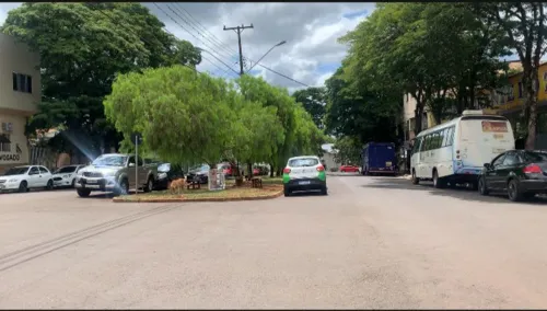  Inicialmente, serão 25 barracas que vão funcionar na Avenida Aparício Bitencourt, próximo da Igreja Bom Jesus, na área central. 