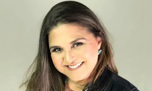 Internada com Covid, atriz já comparou vacinação a estupro