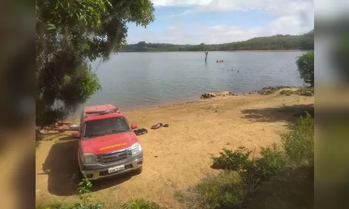 Jovem desaparece ao entrar em represa de Ponta Grossa