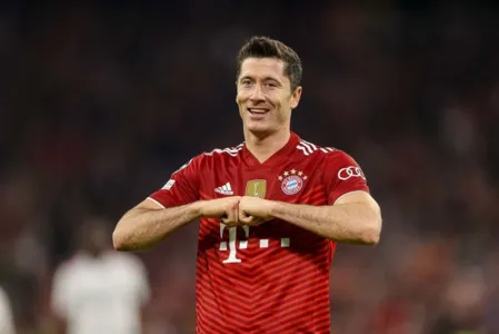 Lewandowski é eleito melhor jogador do mundo pela Fifa