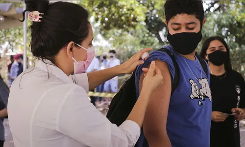 Mais de 130 milhões estão totalmente imunizados no Brasil