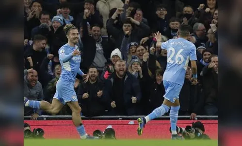 Manchester City massacra Leeds e aumenta vantagem