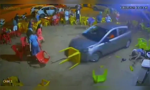 Motorista atropela clientes em distribuidora de bebidas