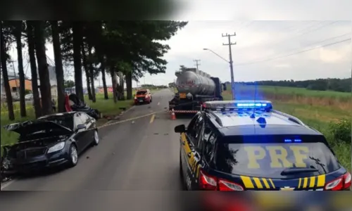 Motorista tenta fazer ultrapassagem, causa acidente e morre