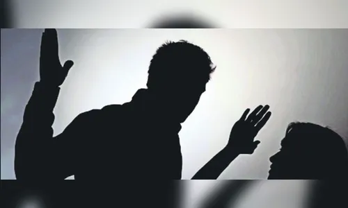 Mulher é agredida com socos, chutes e cintadas pelo marido