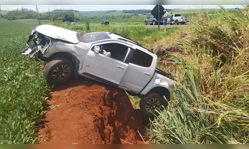 Mulher fica gravemente ferida após capotamento na PR-369