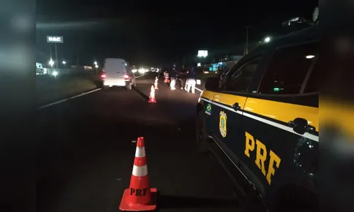 Mulher morre atropelada na BR-376 após brigar com marido