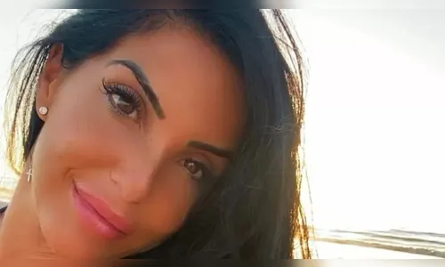 Mulher morre com dezenas de perfurações após fazer plástica