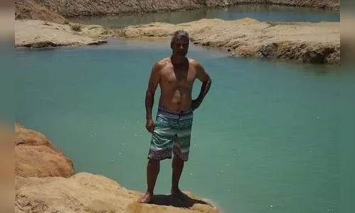 Vídeo: Caixão quebra em enterro e corpo cai dentro de cova