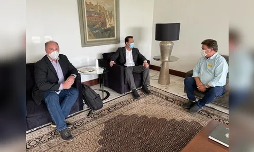 Onofre apresenta demandas de empresários a Ratinho Júnior