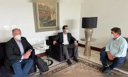 Onofre pede apoio de Ratinho Jr. para realização da Movelpar
