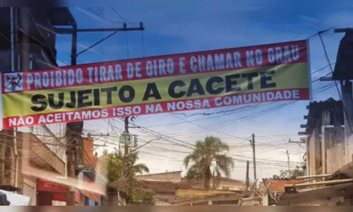 PCC deixa recado para quem empinar moto em comunidade; veja