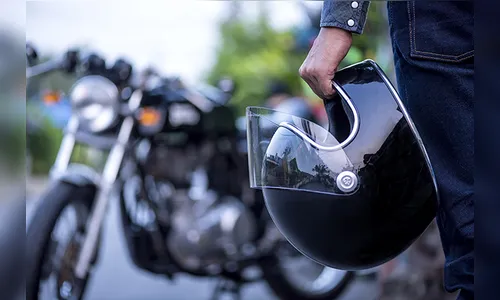 PM flagra moto irregular ‘cortando giro’ em Apucarana