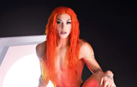 Pabllo Vittar mostra rosto com curativos após procedimento