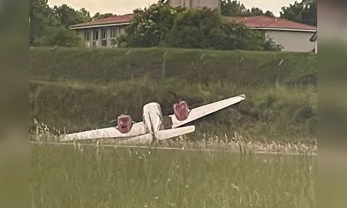 Piloto faz pouso forçado em aeroporto de Curitiba