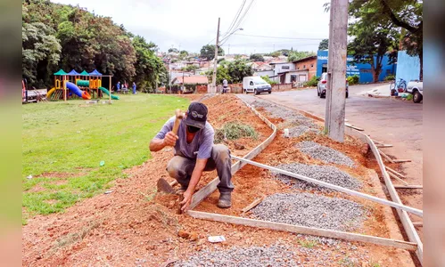 Prefeitura instala calçadas na região do Horto Municipal