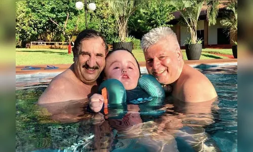 Ratinho publica foto com o neto e encanta web