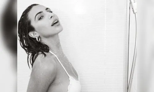 Rayssa Bratillieri sensualiza e comenta calorão do RJ