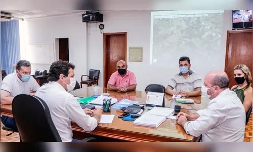 Saúde discute medidas para conter alta nos casos de covid