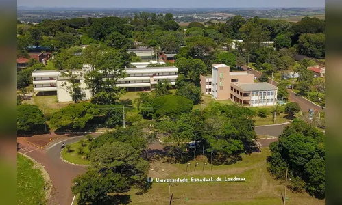 Universidades do PR vão exigir comprovante de vacinação