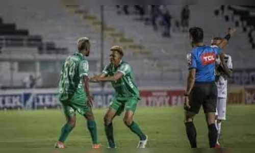 Vice-líder Coritiba abre 2 a 0, mas Ponte vence de virada