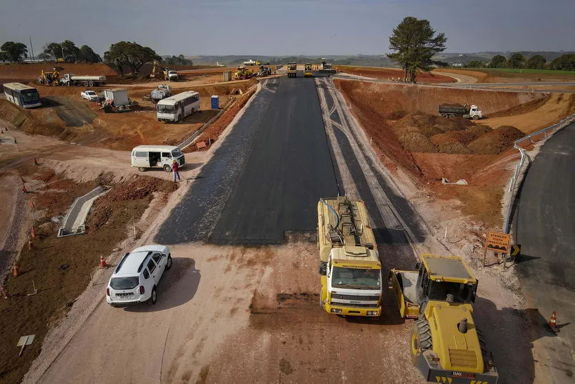 Governo do Paraná entregará 250 km de rodovias em 2022