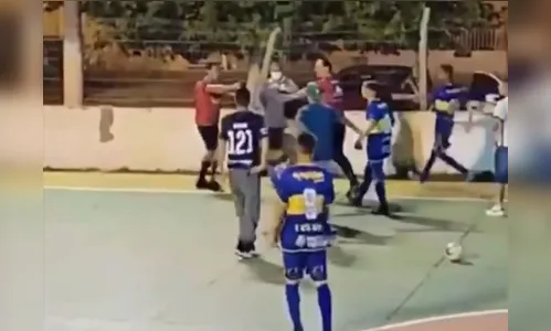 Árbitro saca arma e aponta para jogadores de futsal no RS