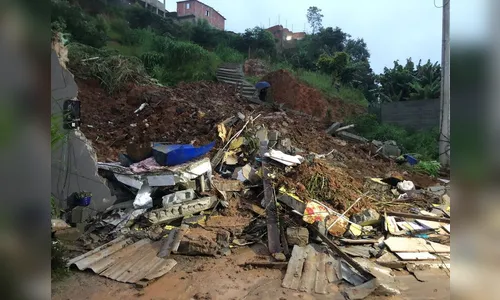 Bebê de 3 meses morre em deslizamento de terra em SP