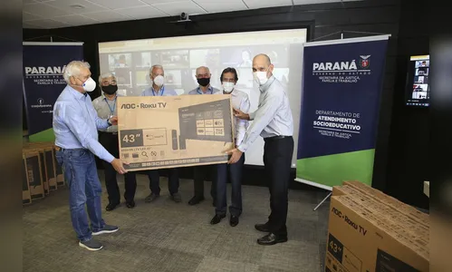 Governo entrega 150 televisores para unidades socieducativas