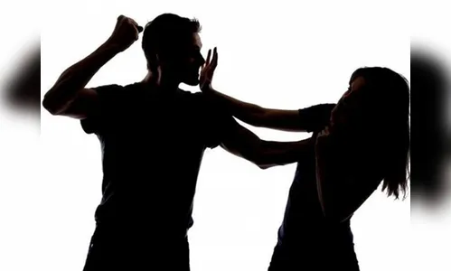 Homem agride mulher em Jardim Alegre e acaba preso