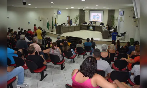 Vereadores cassam mandato de Gertrudes Bernardy em Ivaiporã