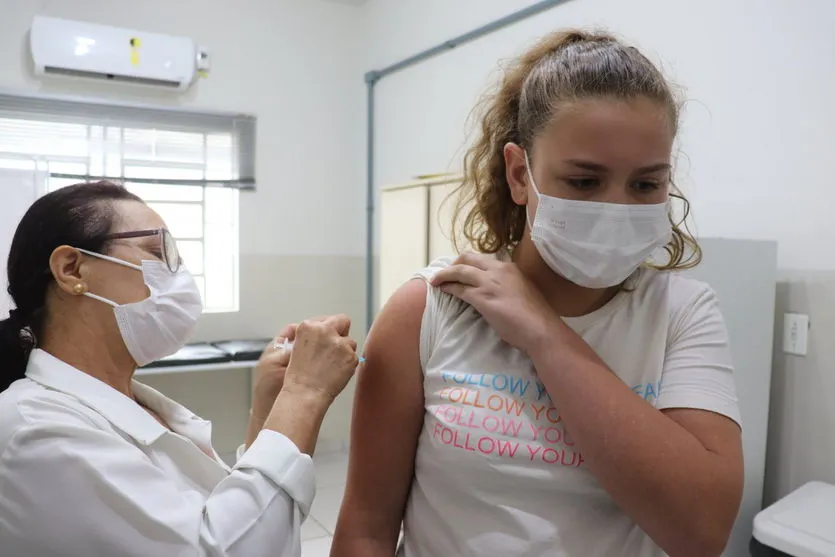 Arapongas inicia vacinação de crianças com nove anos