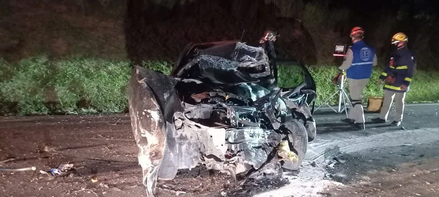 Colisão entre carro e caminhão faz vítima fatal na PR-423