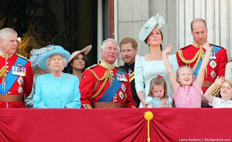 Rainha Elizabeth vai abdicar ao trono em 2023, diz jornal