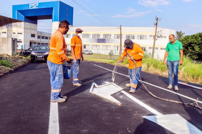 Sinalização de trânsito atende 18 setores da cidade