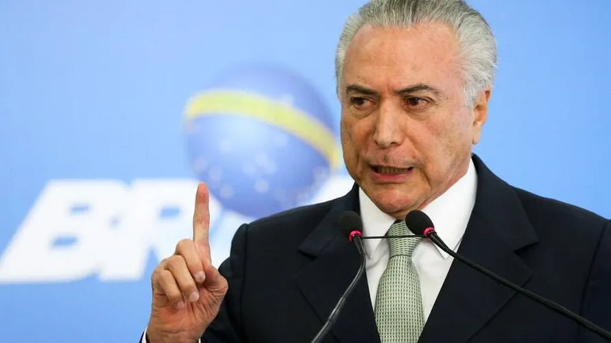 Temer e mais 7 são absolvidos em ação que o levou à prisão