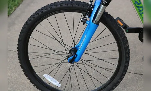 Adolescente tem bicicleta roubada enquanto voltava da escola