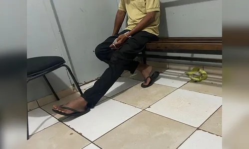 Apucaranense encontra homem pelado em sua cama