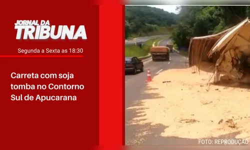 Carreta com soja tomba no Contorno Sul de Apucarana