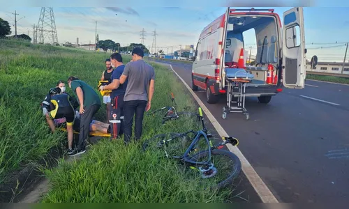 Ciclista é atropelada por carro na BR-369, em Apucarana