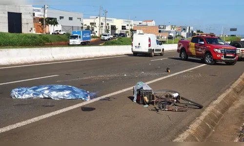 Ciclista morre atropelado por carreta em Maringá