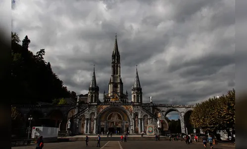 Gruta de Lourdes reabre após 2 anos fechada devido à covid