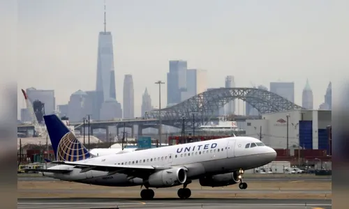 Homem é preso acusado de estuprar passageira durante voo