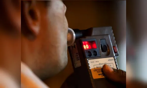 Homem embriagado provoca acidente e é preso em Arapongas