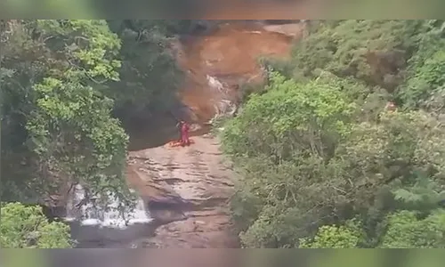 Homem morre afogado depois de descer tobogã de pedra no PR