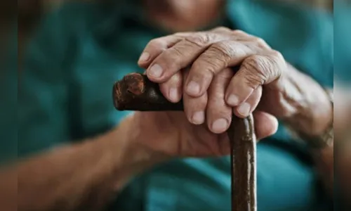 Idoso é acusado pela cuidadora de importunação sexual