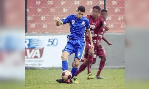 Jogador de futebol morre após ouvir áudio de WhatsApp