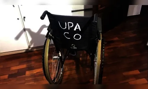 Jovens são presos depois de furtarem cadeira de rodas em UPA